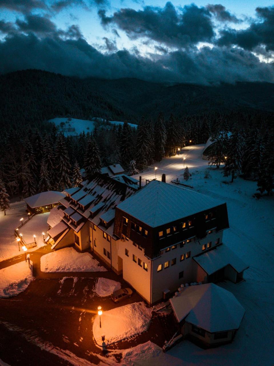 Hotel Zlatarski Zlatnik Nova Varos Exterior photo